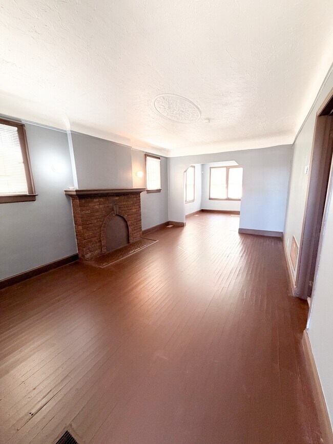 Photo - 9241 Boleyn St