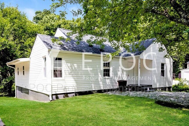 Photo - 710 Cedar Ln Dr