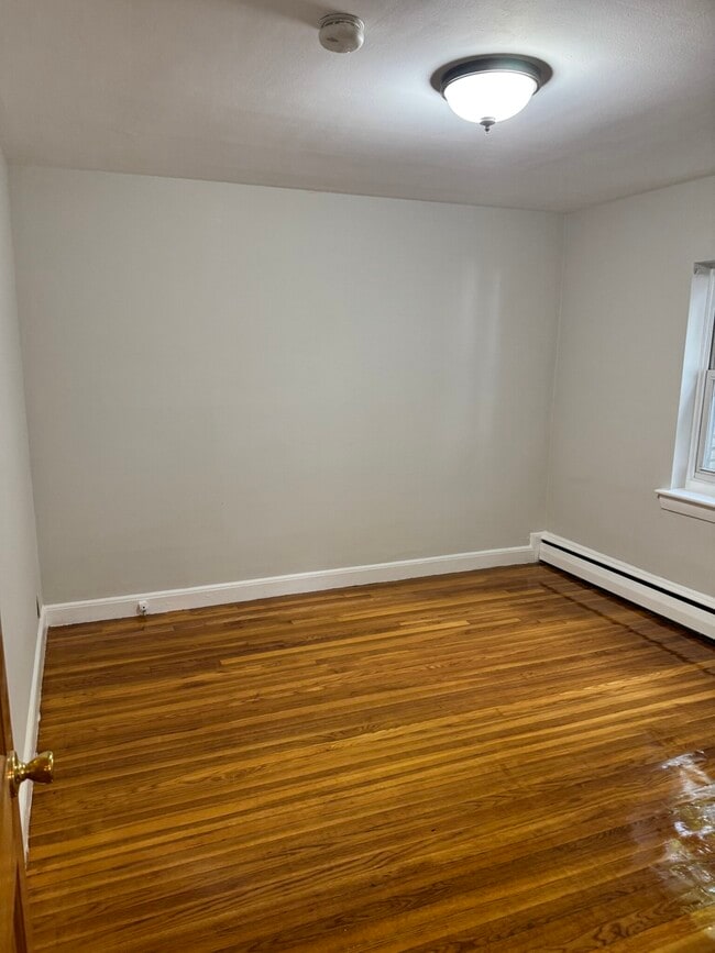 Photo - 77 Chiswick Rd