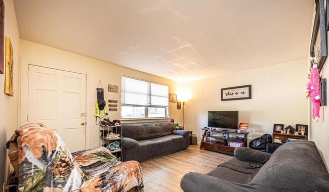 Photo - 15th SE 281-283 Unit 283 15th SE