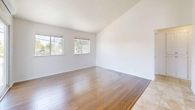 Photo - 2BD/1BA Apartment in Belmont Heights Unidad 630 Mira Mar Avenue (Upstairs Back )