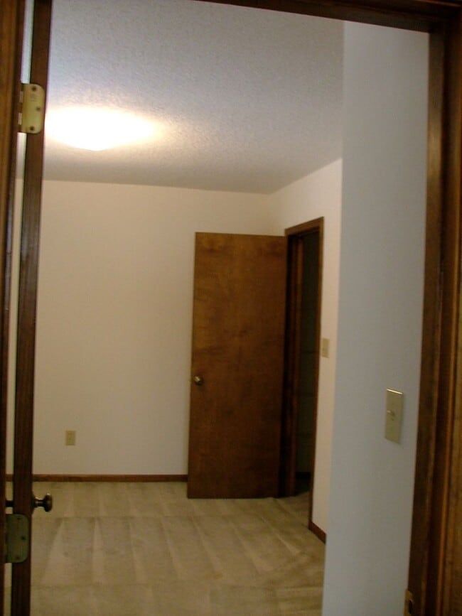 Photo - 118 Bogey Ln