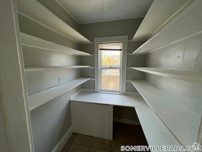Building Photo - 14 Belknap St Rental