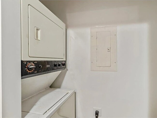 Photo - 301 Hildred Dr
