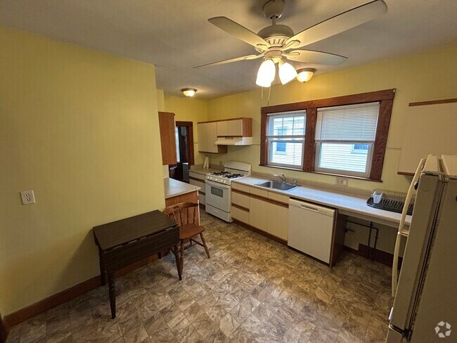 Building Photo - 59 Quincy St Rental