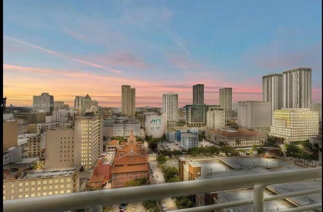 Building Photo - 133 NE 2nd Ave Unit 2015 Rental
