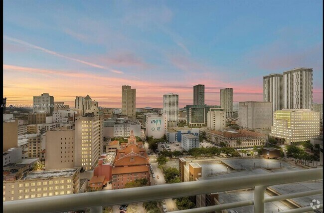 Building Photo - 133 NE 2nd Ave Unit 2015 Rental