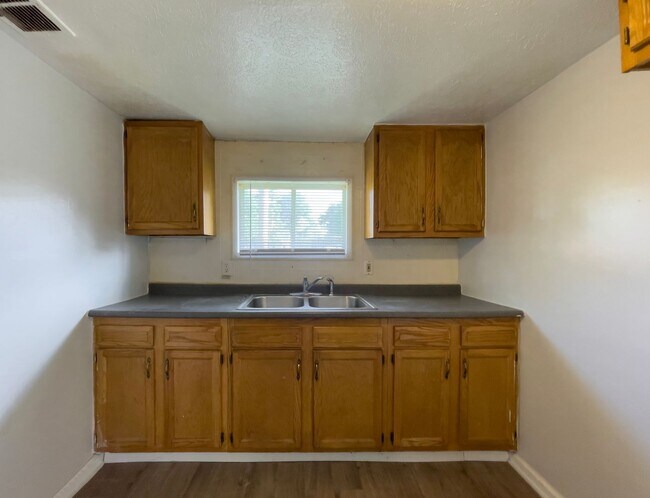 Photo - 1521 E Kirby Ave Unit 1521 1/2