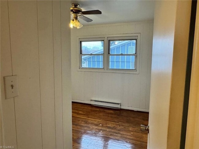 Photo - 931 Moravia St