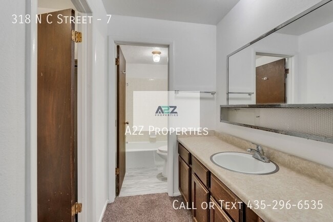 Photo - 318 N Center St