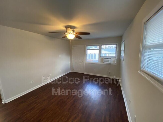 Photo - 1012 Julian Dr