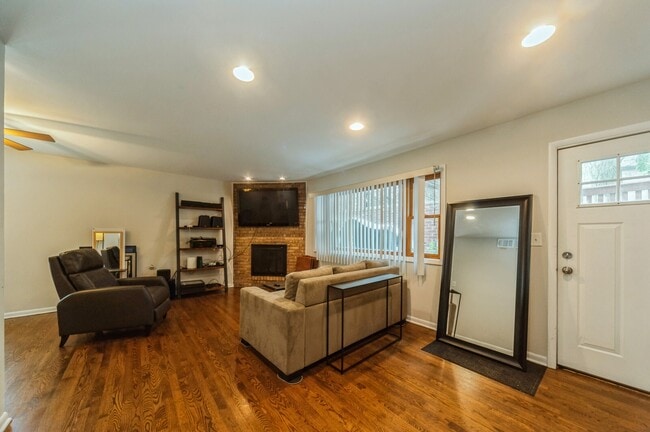 Photo - 542 W Arlington Pl