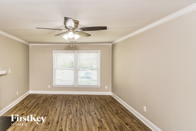 Photo - 701 Whitby Ct