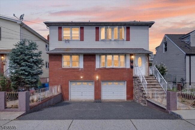 Photo - 1300 State St