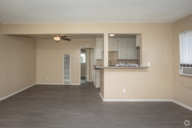 1BR, 1BA - 610SF - Dining Room