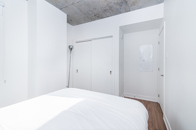 Photo - 1635 Rue Berri Unit SI ID1263263P