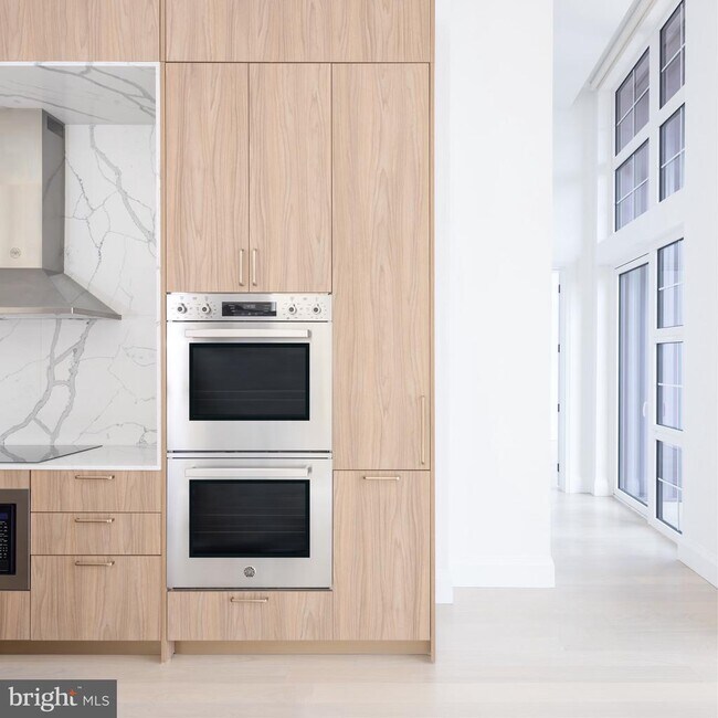 Photo - 1099 Germantown Ave Unidad PHF