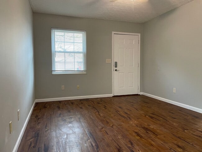 Photo - 4821 Lady Jane Ave