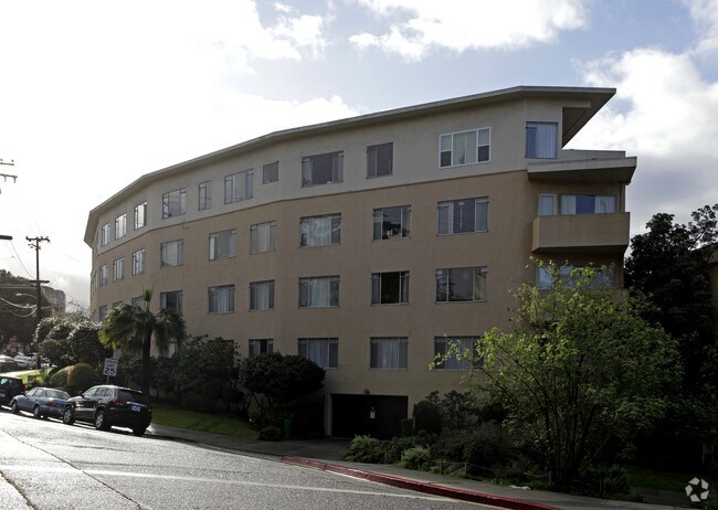 Photo - 245 Lee Street