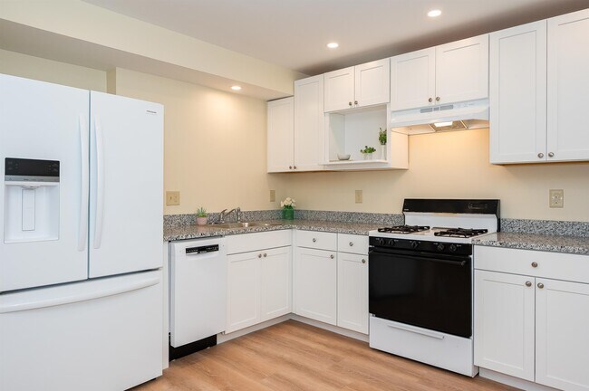 Photo - 41 Bigelow Rd Unit A