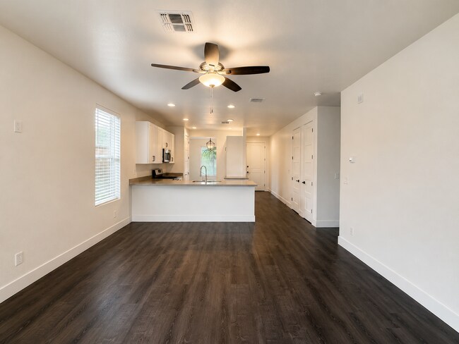 Photo - 1744 Allerton Way