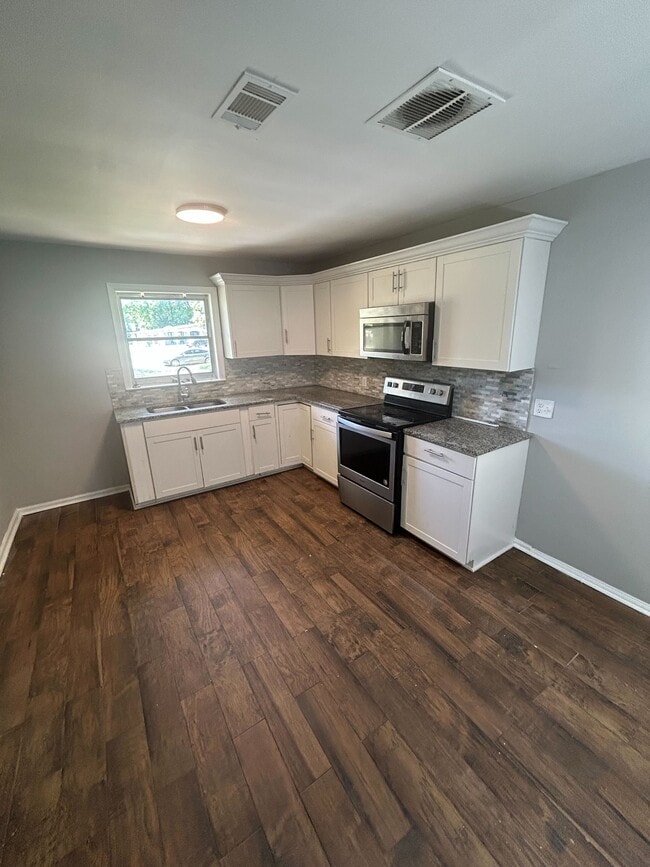 Photo - 2633 Ashlawn Dr