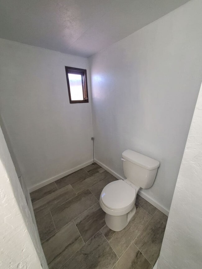 Photo - * PENDING* 3 Bedroom 2 Bath Single Family ...