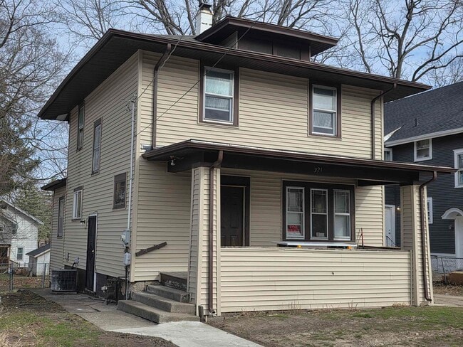 Photo - 321 Albert Ave