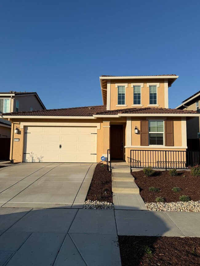 Newly Built Home in Woodland - Newly Built Home in Woodland