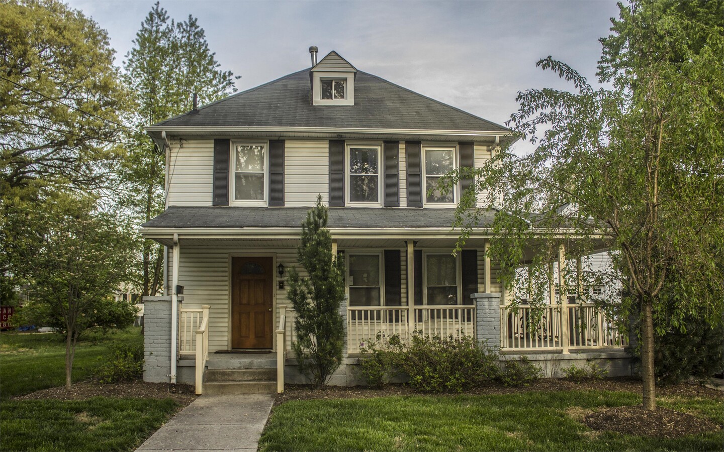 Photo - 8111 51st Ave