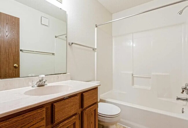 Eastmoor Apartments & Townhomes