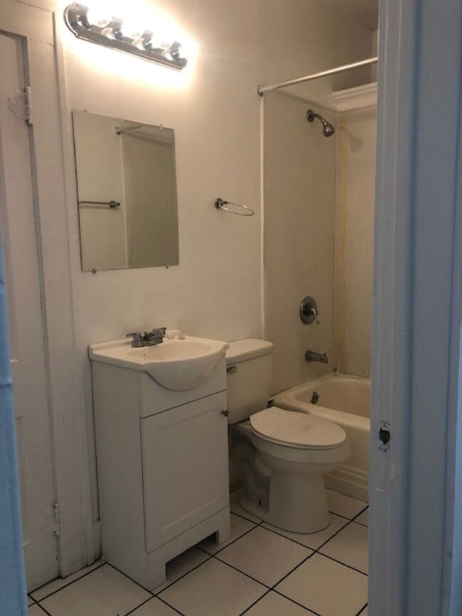Photo - Lovely 3 bedroom 2 bathroom in St. Petersburg
