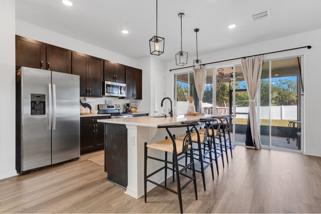 Photo - 682 Heritage Sq Dr