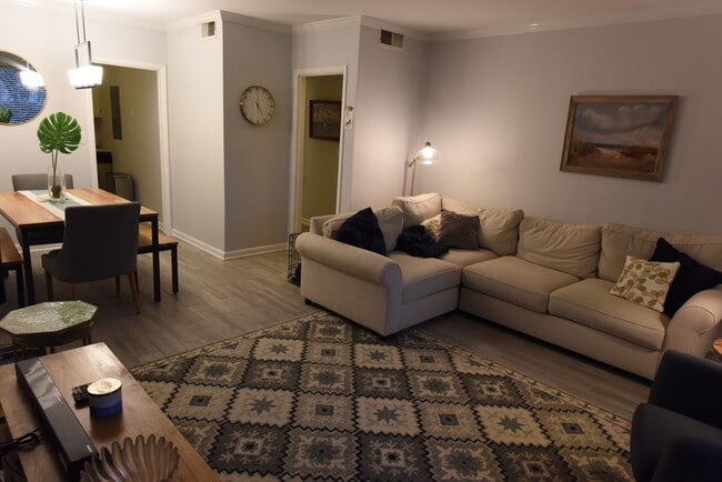 Building Photo - 57 Hanover Cir Unit 124