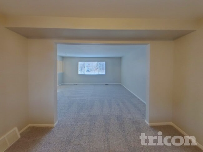 Photo - 5060 Barcelona Way