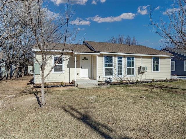 Photo - 807 Adkins St