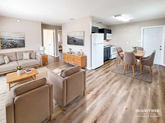 Photo - 2002 Fairbanks St