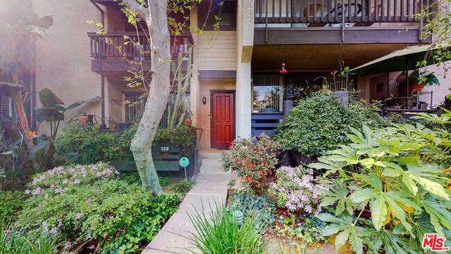 Building Photo - 21821 Burbank Blvd Unit 139
