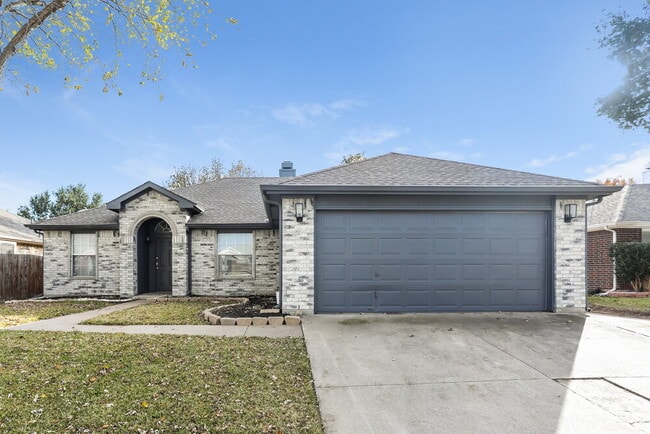 Building Photo - 5122 Eastcreek Dr Rental