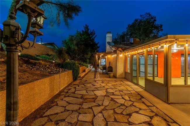 Photo - 2457 Swan Ln