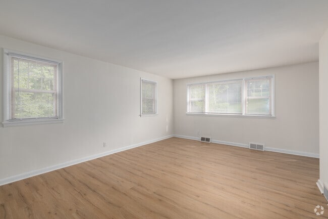 2BR, 1BA - 1,000SF - Living Room