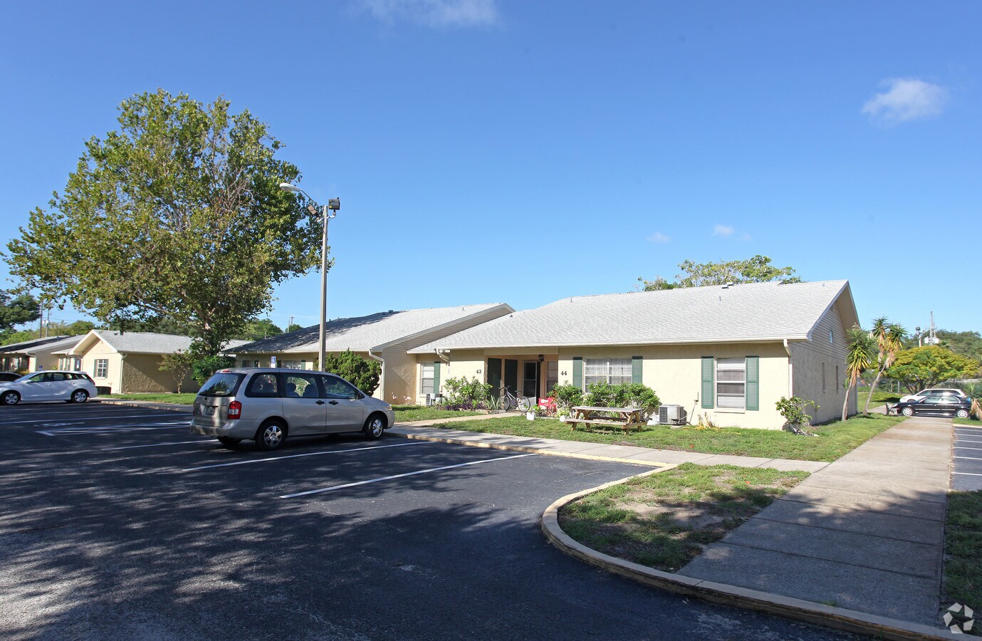 Sandpiper Village - Sandpiper Village Apartments