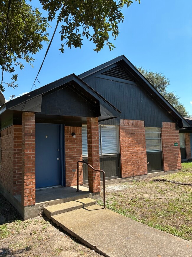 Building Photo - 889 Lake St Rental