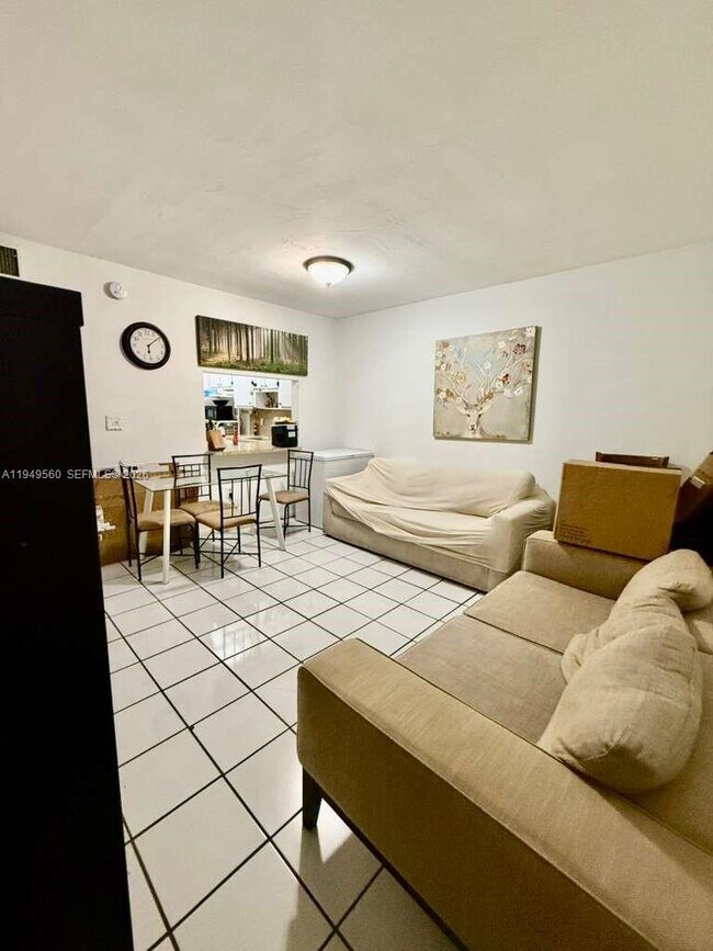 Photo - 303 NE 187th St Unit 725