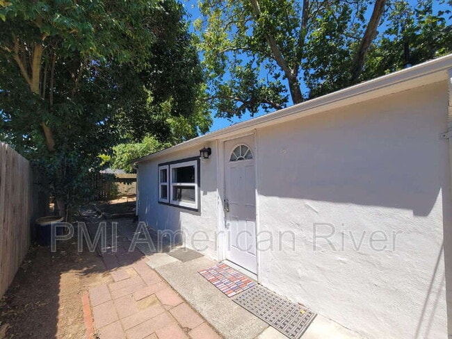 Photo - 4201 56th St