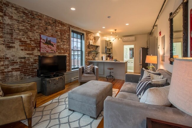 140 Penhallow St Unit 2A