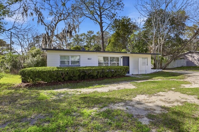 Photo - Prime NW Location!