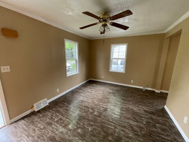 Photo - Cozy Peaceful 2 Bedroom Milan Home with Garage