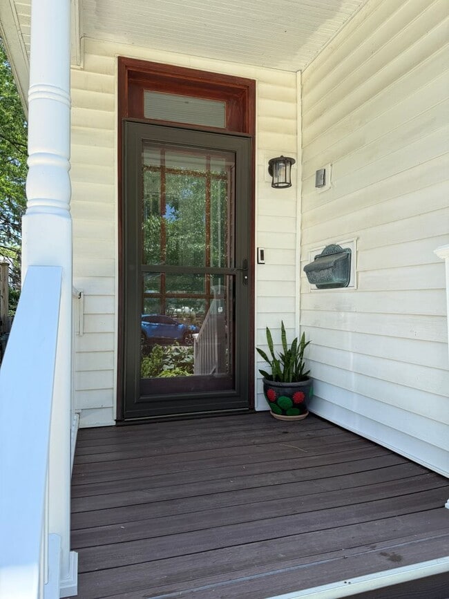 Photo - 959 Lawrence St
