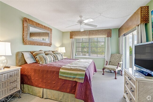 Building Photo - 5 High Point Cir W Unit 211 Rental